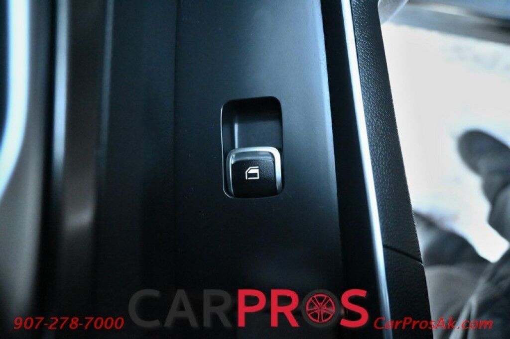 2023 Kia Sorento Hybrid EX - Power & Heated Leather Seats - Push To Start - Navigation - Bluetooth - 3rd Row - Seats 6 - Remote Start - Backup Camera - Blind Spot Alert - Keyless Entry & Push to Start - Rear Parking Sensors Anchorage AK