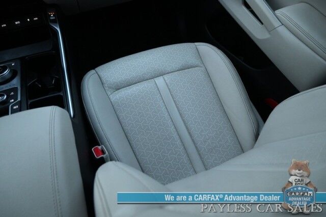 2023 Kia Sorento Hybrid EX / AWD / Auto Start / Power & Heated Leather Seats / NAV / Adaptive Cruise Control / Lane Departure & Blind Spot Alert / Apple CarPlay & Android Auto / Back Up Camera / 3rd Row / Seats 6 / 1-Owner Anchorage AK