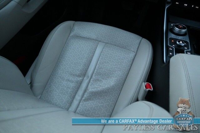 2023 Kia Sorento Hybrid EX / AWD / Auto Start / Power & Heated Leather Seats / NAV / Adaptive Cruise Control / Lane Departure & Blind Spot Alert / Apple CarPlay & Android Auto / Back Up Camera / 3rd Row / Seats 6 / 1-Owner Anchorage AK