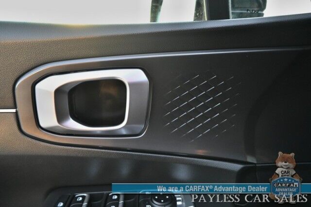 2023 Kia Sorento LX / AWD / Lane Departure & Blind Spot Alert / Forward Collision Alert / Apple CarPlay & Android Auto / Back Up Camera / Keyless Entry / 3rd Row / Seats 7 / Only 11K Miles / 1-Owner Anchorage AK