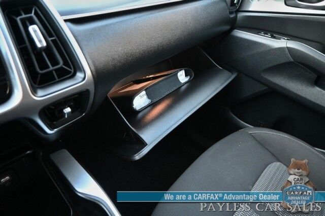 2023 Kia Sorento LX / AWD / Lane Departure & Blind Spot Alert / Forward Collision Alert / Apple CarPlay & Android Auto / Back Up Camera / Keyless Entry / 3rd Row / Seats 7 / Only 11K Miles / 1-Owner Anchorage AK