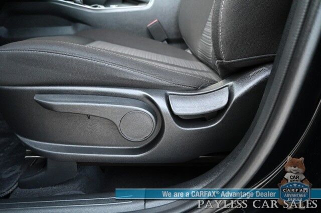 2023 Kia Sorento LX / AWD / Lane Departure & Blind Spot Alert / Forward Collision Alert / Apple CarPlay & Android Auto / Back Up Camera / Keyless Entry / 3rd Row / Seats 7 / Only 11K Miles / 1-Owner Anchorage AK