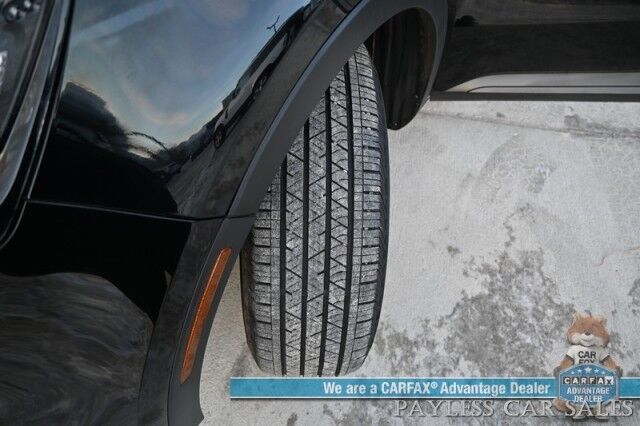 2023 Kia Sorento LX / AWD / Lane Departure & Blind Spot Alert / Forward Collision Alert / Apple CarPlay & Android Auto / Back Up Camera / Keyless Entry / 3rd Row / Seats 7 / Only 11K Miles / 1-Owner Anchorage AK