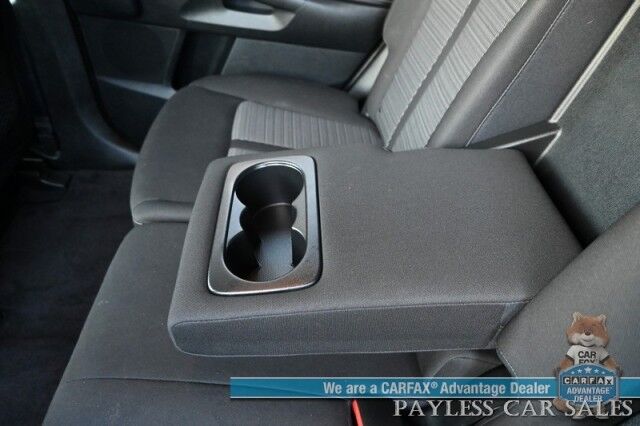 2023 Kia Sorento LX / AWD / Power Mirrors, Windows & Locks / Lane Departure & Blind Spot Alert / Forward Collision Alert / Apple CarPlay & Android Auto / Keyless Entry / 3rd Row / Seats 7 / Only 11K Miles / 1-Owner Anchorage AK