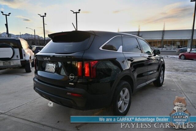 2023 Kia Sorento LX / AWD / Power Mirrors, Windows & Locks / Lane Departure & Blind Spot Alert / Forward Collision Alert / Apple CarPlay & Android Auto / Keyless Entry / 3rd Row / Seats 7 / Only 11K Miles / 1-Owner Anchorage AK