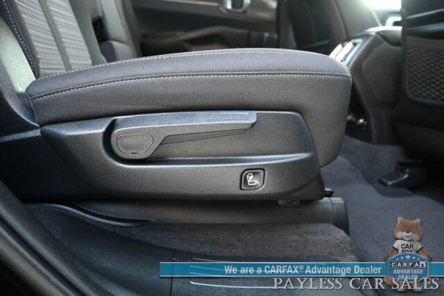 2023 Kia Sorento LX / AWD / Power Mirrors, Windows & Locks / Lane Departure & Blind Spot Alert / Forward Collision Alert / Apple CarPlay & Android Auto / Keyless Entry / 3rd Row / Seats 7 / Only 11K Miles / 1-Owner Anchorage AK