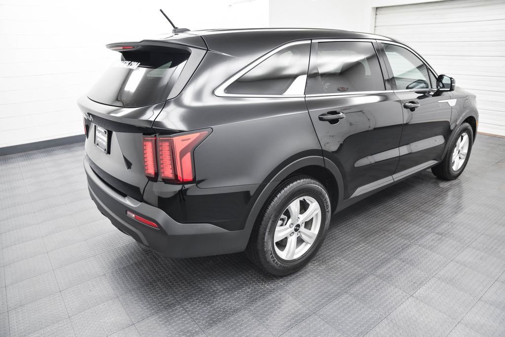2023 Kia Sorento LX Akron OH