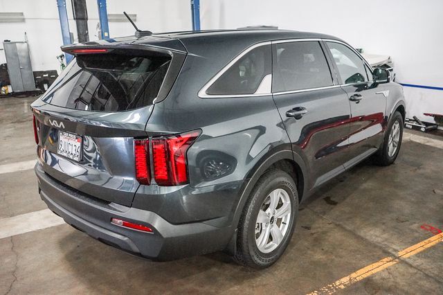2023 Kia Sorento LX