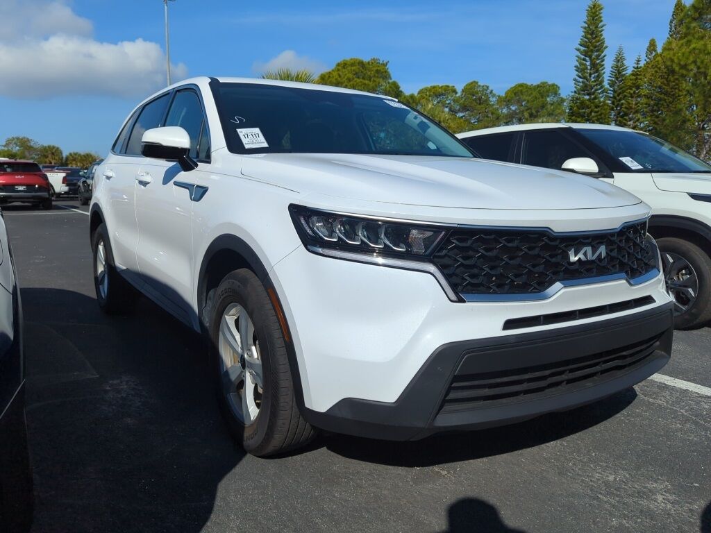 2023 Kia Sorento LX Oshkosh WI