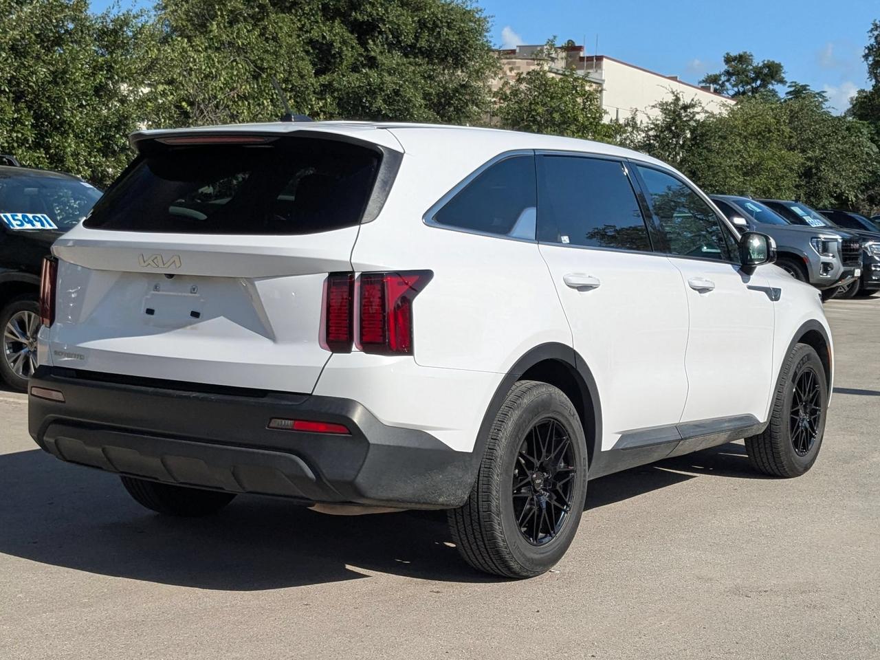 2023 Kia Sorento LX