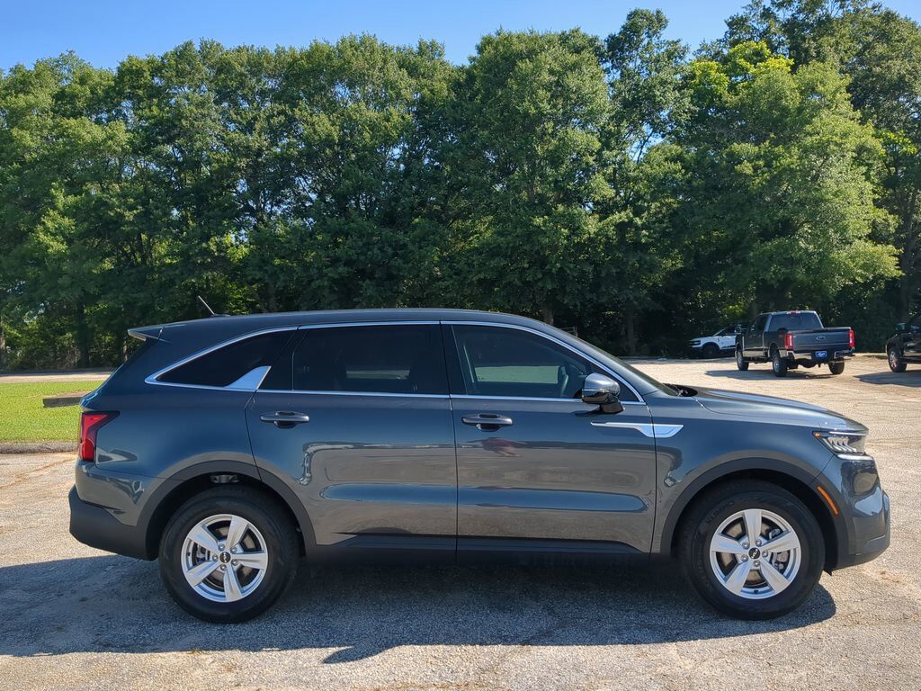2023 Kia Sorento LX Winder GA