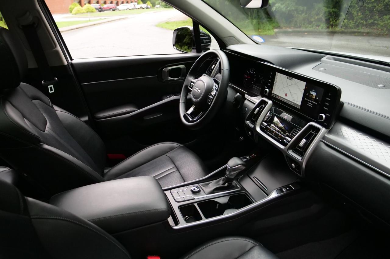 2023 Kia Sorento S / PANO Sunroof / Third Row / Heated Seats! Lincolnton NC