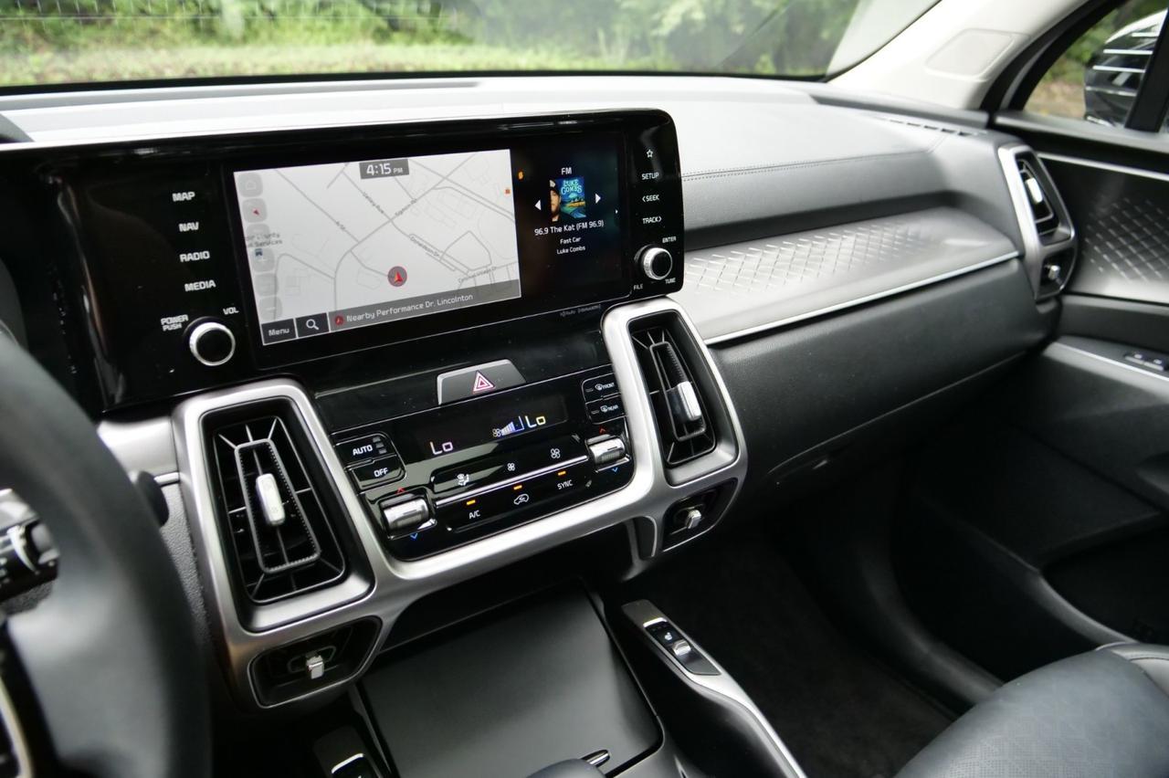 2023 Kia Sorento S / PANO Sunroof / Third Row / Heated Seats! Lincolnton NC
