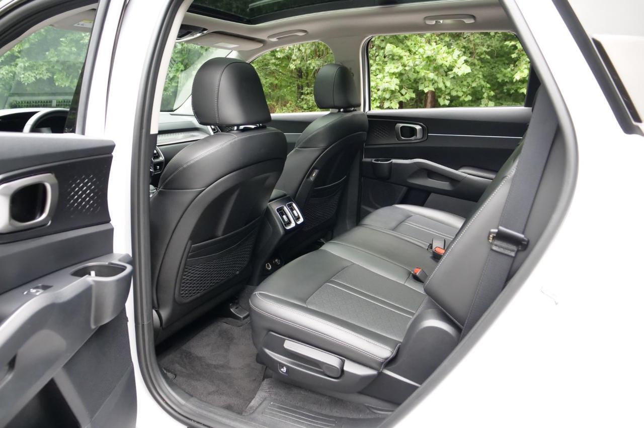 2023 Kia Sorento S / PANO Sunroof / Third Row / Heated Seats! Lincolnton NC