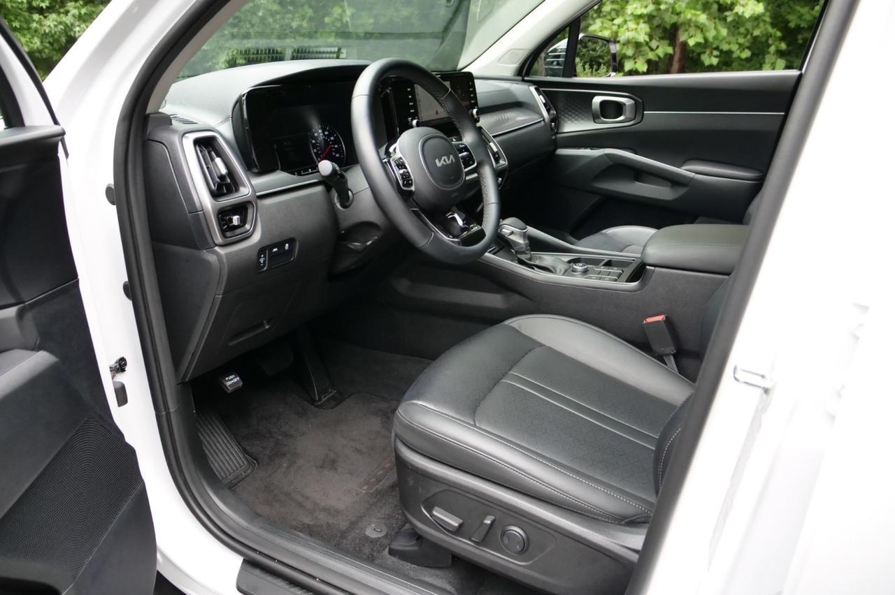 2023 Kia Sorento S / PANO Sunroof / Third Row / Heated Seats! Lincolnton NC