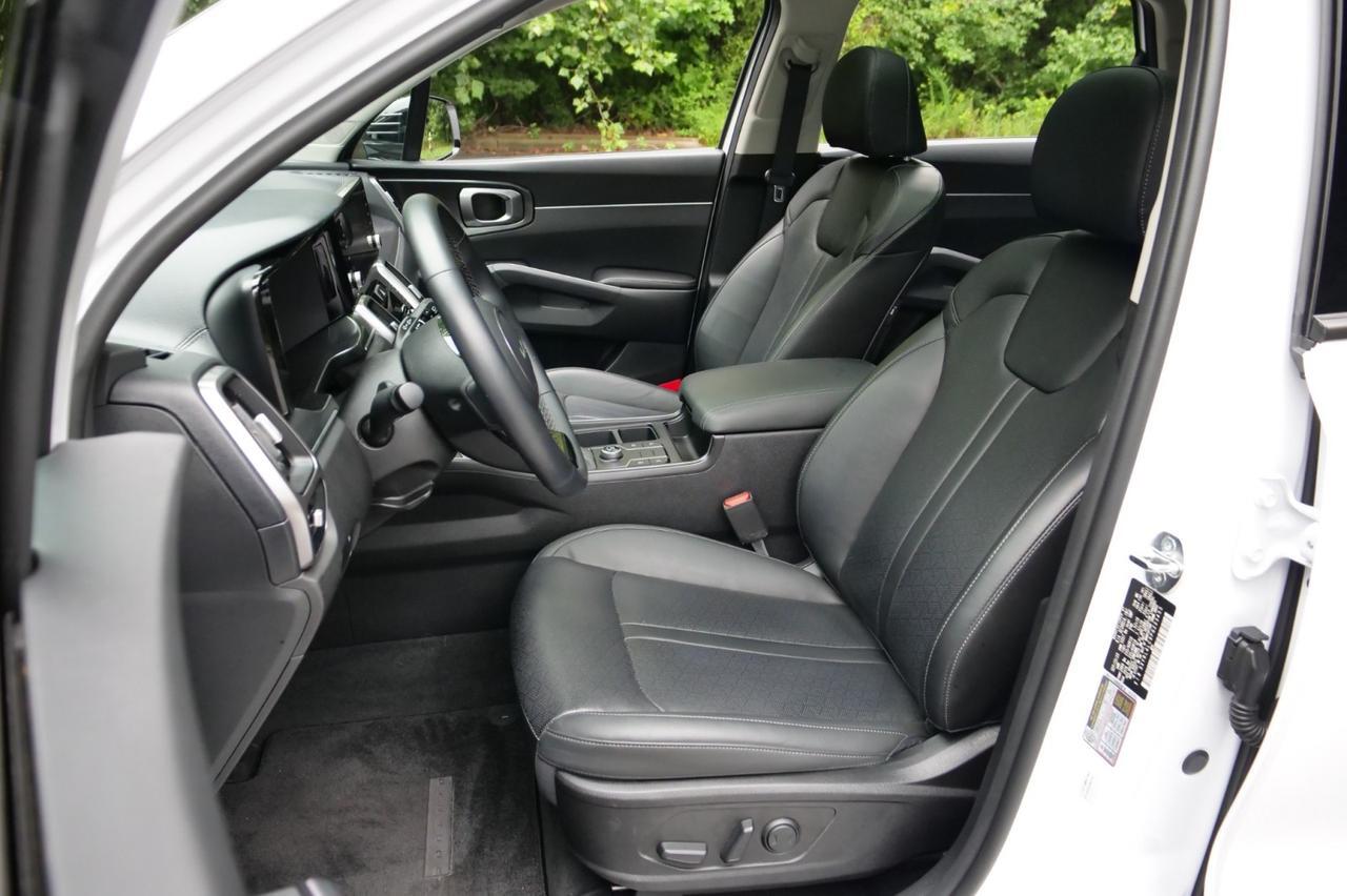 2023 Kia Sorento S / PANO Sunroof / Third Row / Heated Seats! Lincolnton NC