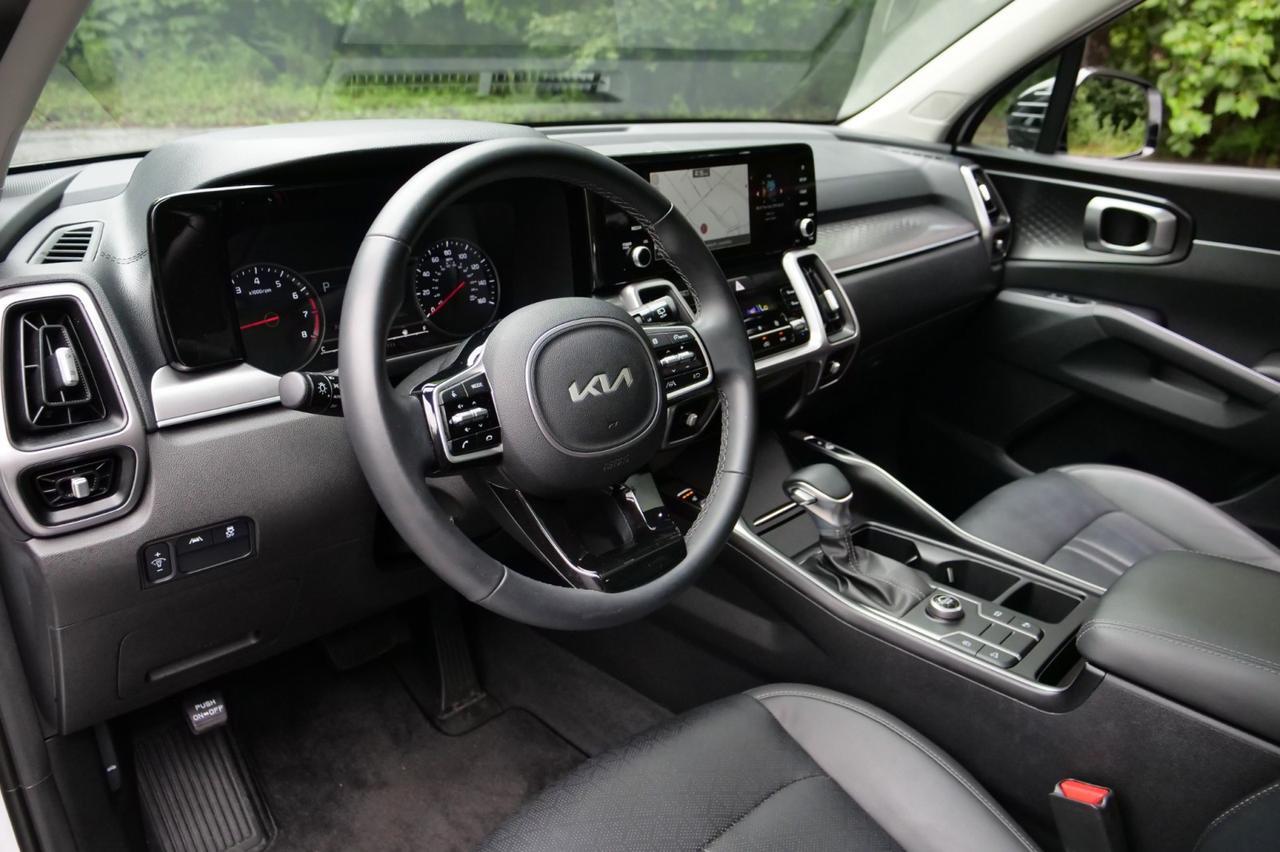 2023 Kia Sorento S / PANO Sunroof / Third Row / Heated Seats! Lincolnton NC
