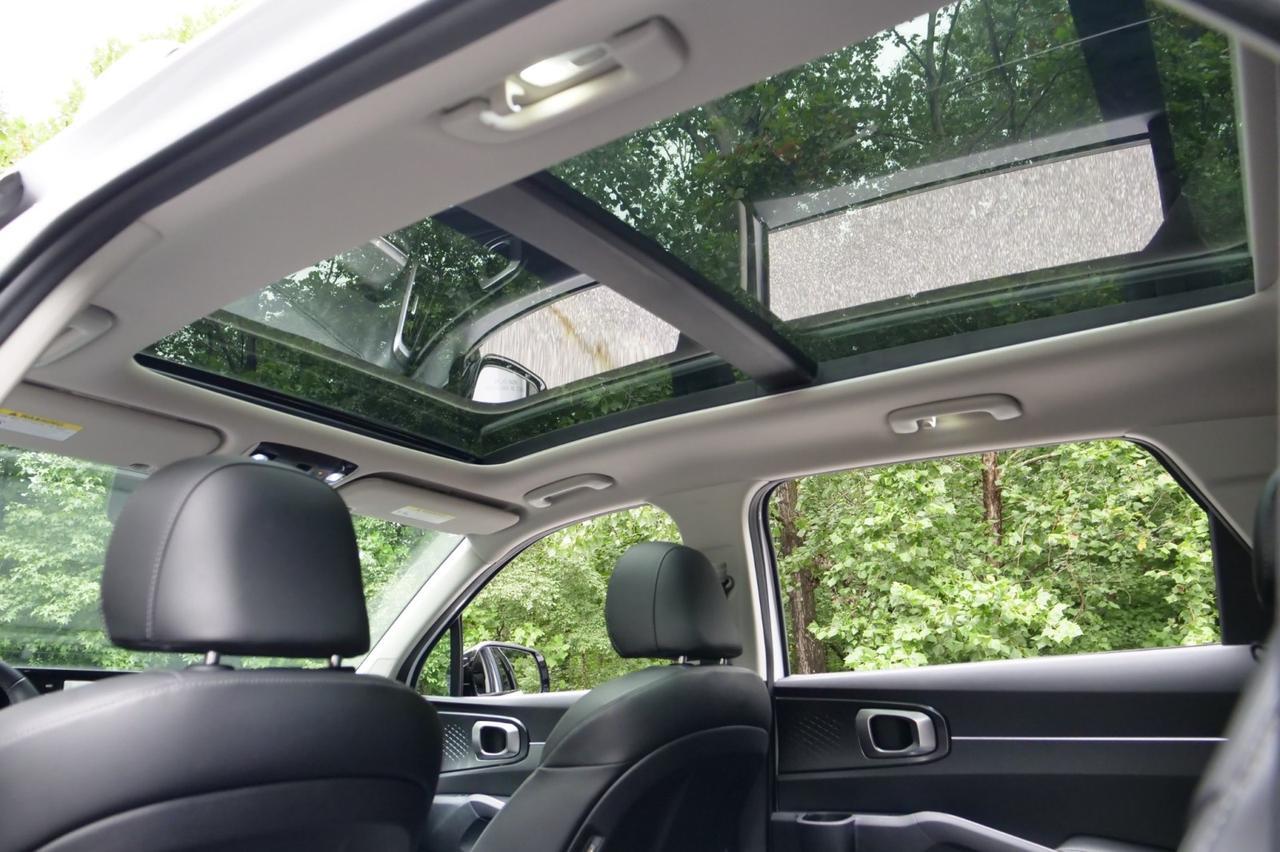 2023 Kia Sorento S / PANO Sunroof / Third Row / Heated Seats! Lincolnton NC