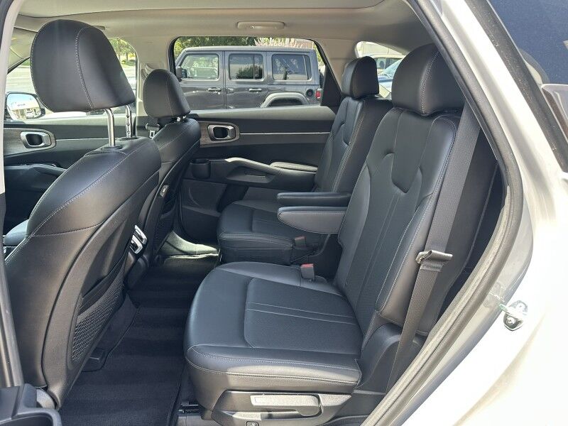 2023 Kia Sorento X-Line EX - Photo 13