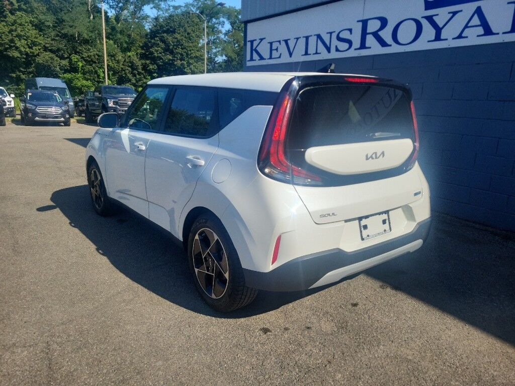 2023 Kia Soul EX
