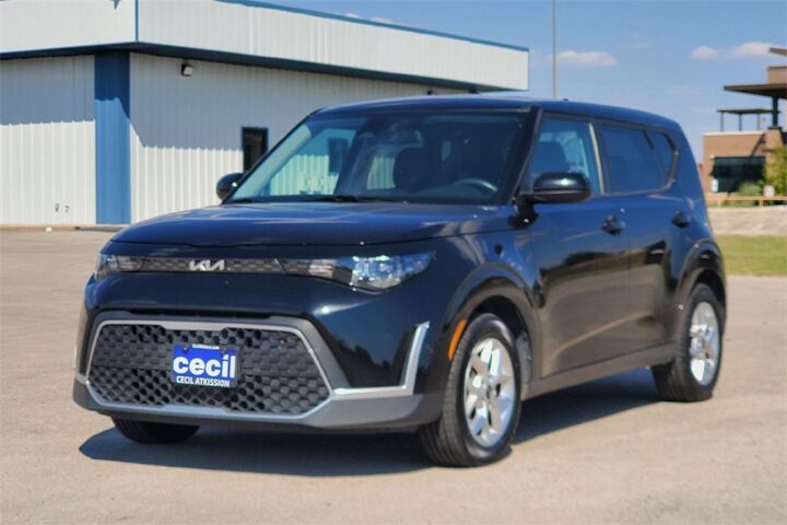 2023 Kia Soul LX  TX