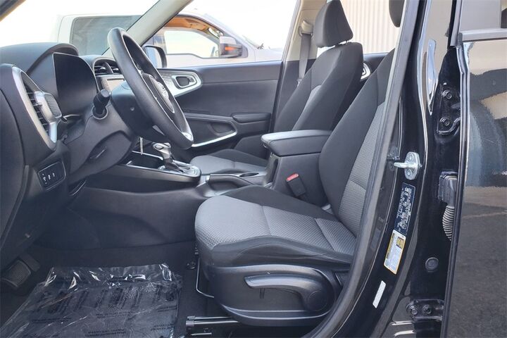 2023 Kia Soul LX  TX