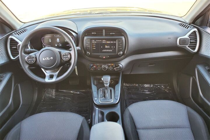 2023 Kia Soul LX  TX