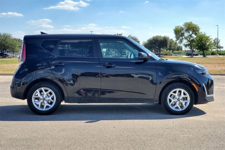 2023 Kia Soul LX  TX