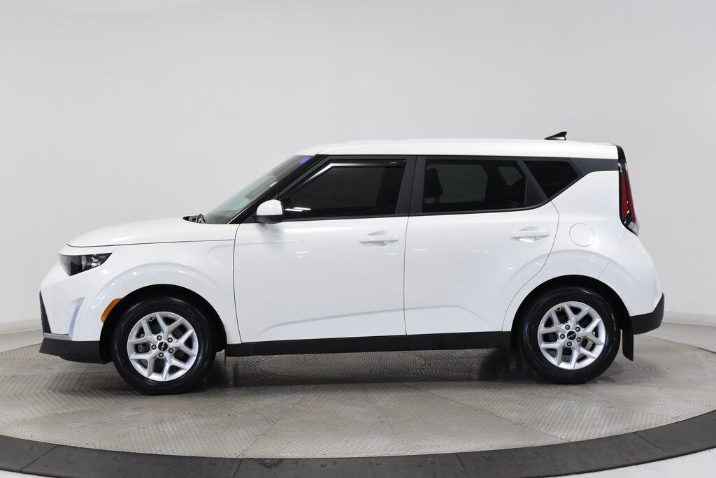 2023 Kia Soul LX Akron