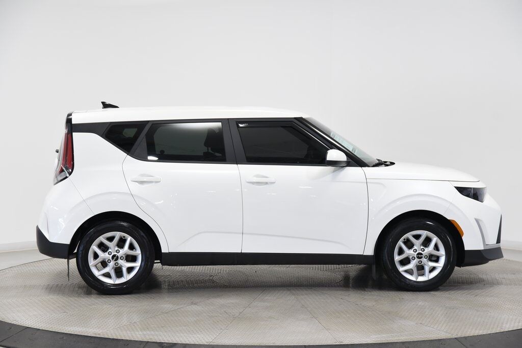 2023 Kia Soul LX Akron