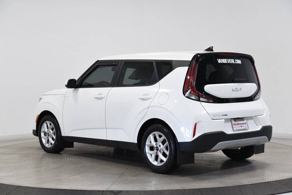 2023 Kia Soul LX Akron