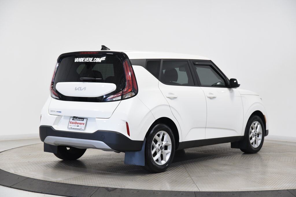 2023 Kia Soul LX Akron
