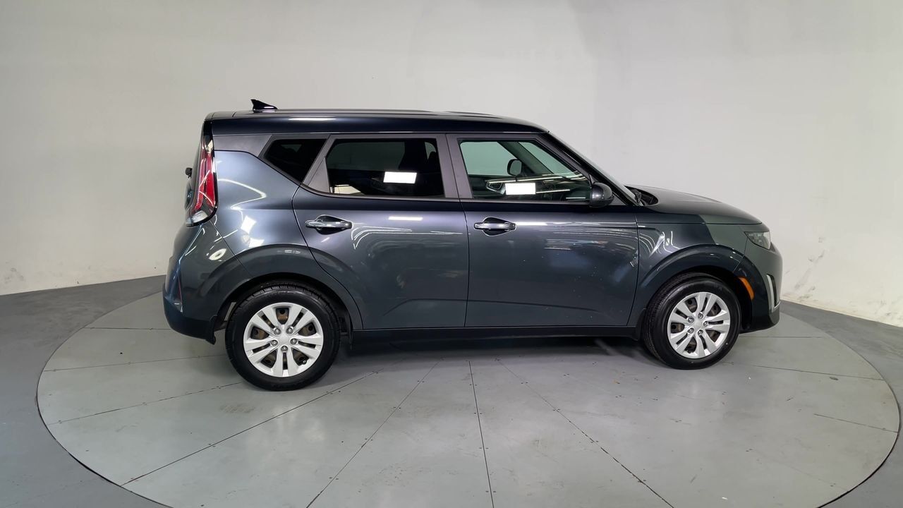 2023 Kia Soul LX - Photo 9