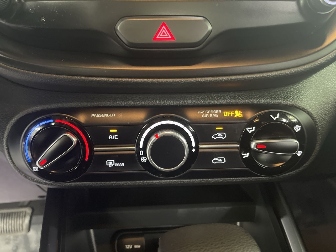 2023 Kia Soul LX - Photo 18