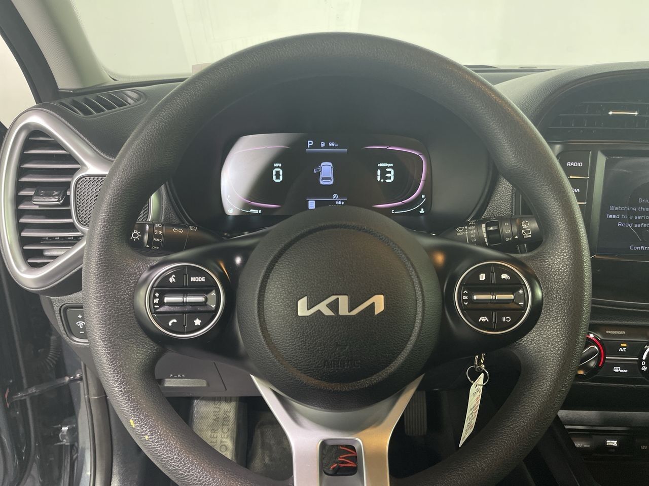 2023 Kia Soul LX - Photo 14