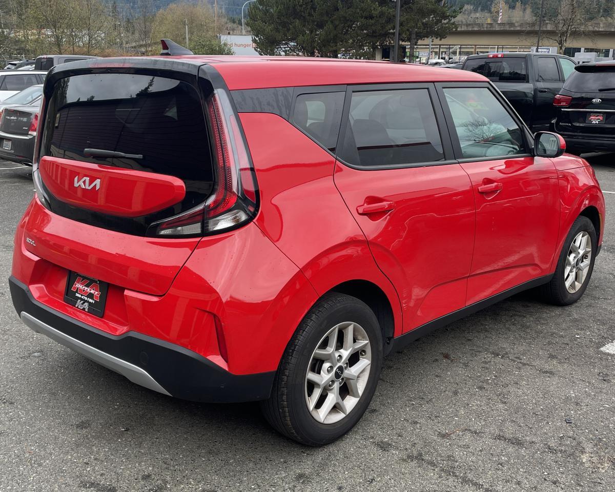 2023 Kia Soul LX S photo 2