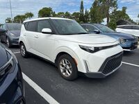 2023 Kia Soul S 2023 Kia Soul S