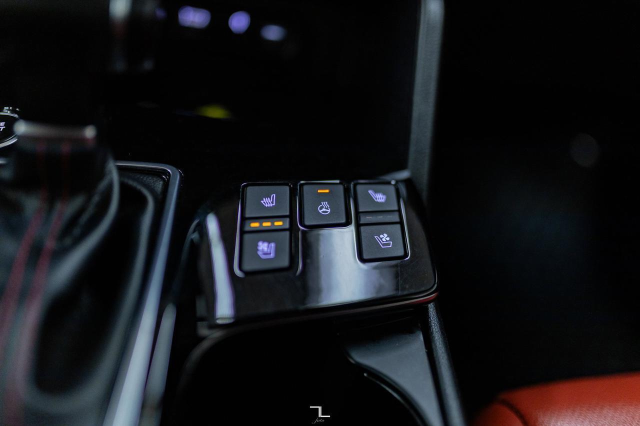 2023 Kia Sportage AWD EX Premium Leather Roof Nav BCam Red Deer AB