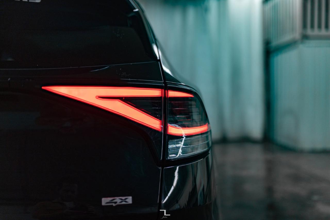 2023 Kia Sportage AWD EX Premium Leather Roof Nav BCam Red Deer AB