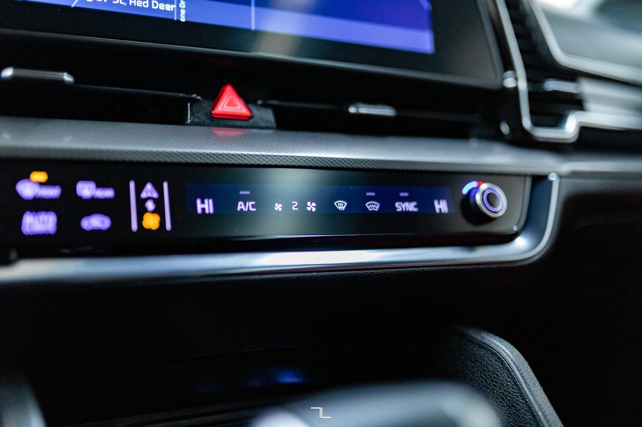 2023 Kia Sportage AWD EX Premium Leather Roof Nav BCam Red Deer AB