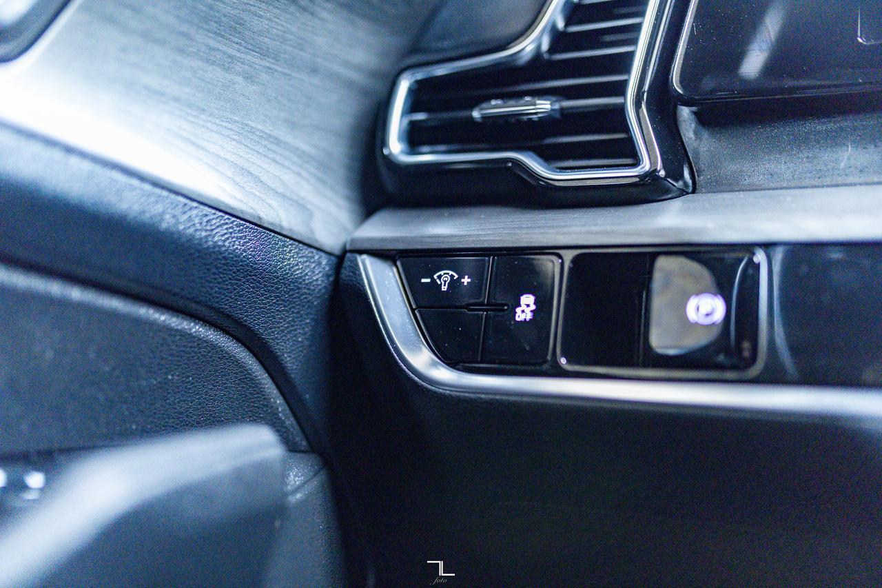 2023 Kia Sportage AWD X-Line Limited Leather Nav BCam Red Deer AB