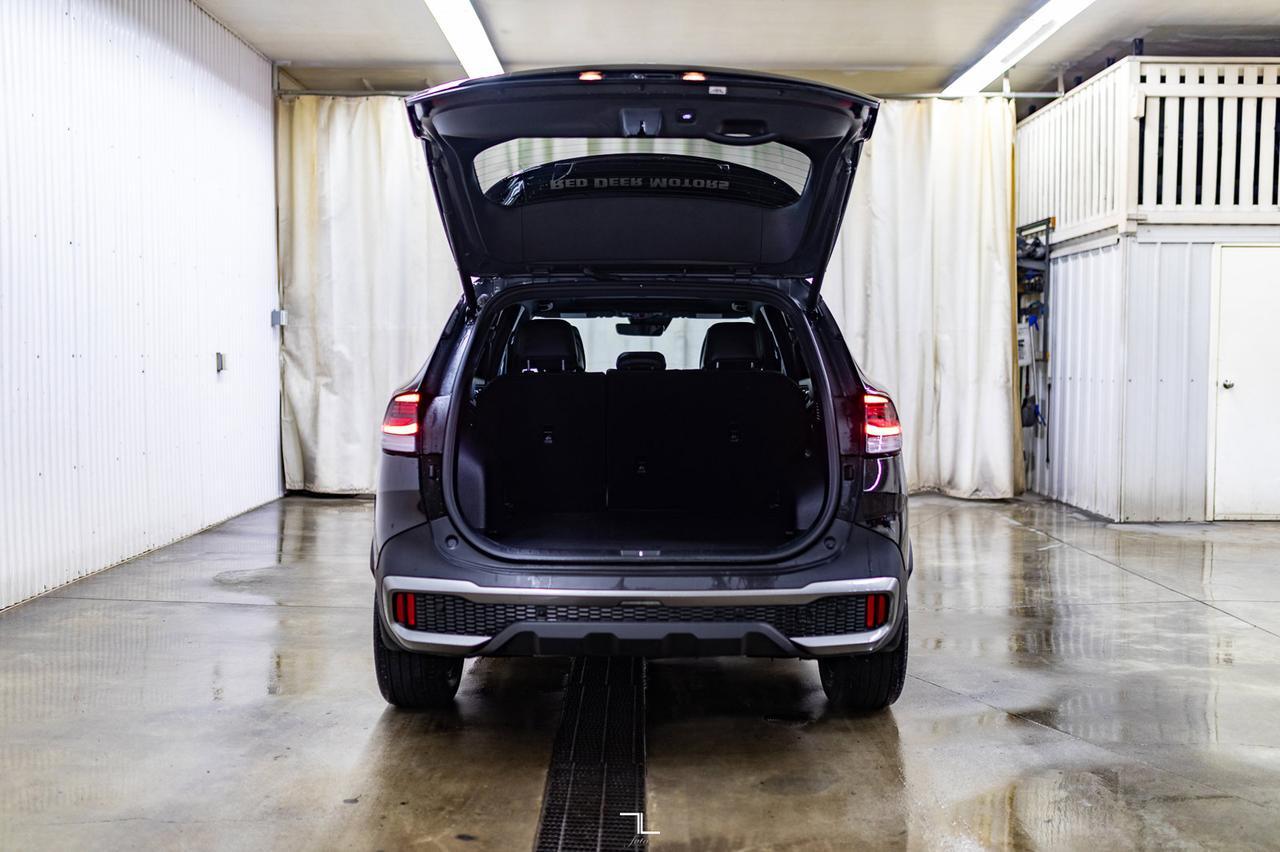 2023 Kia Sportage AWD X-Line Limited Leather Roof Nav BCam Red Deer AB