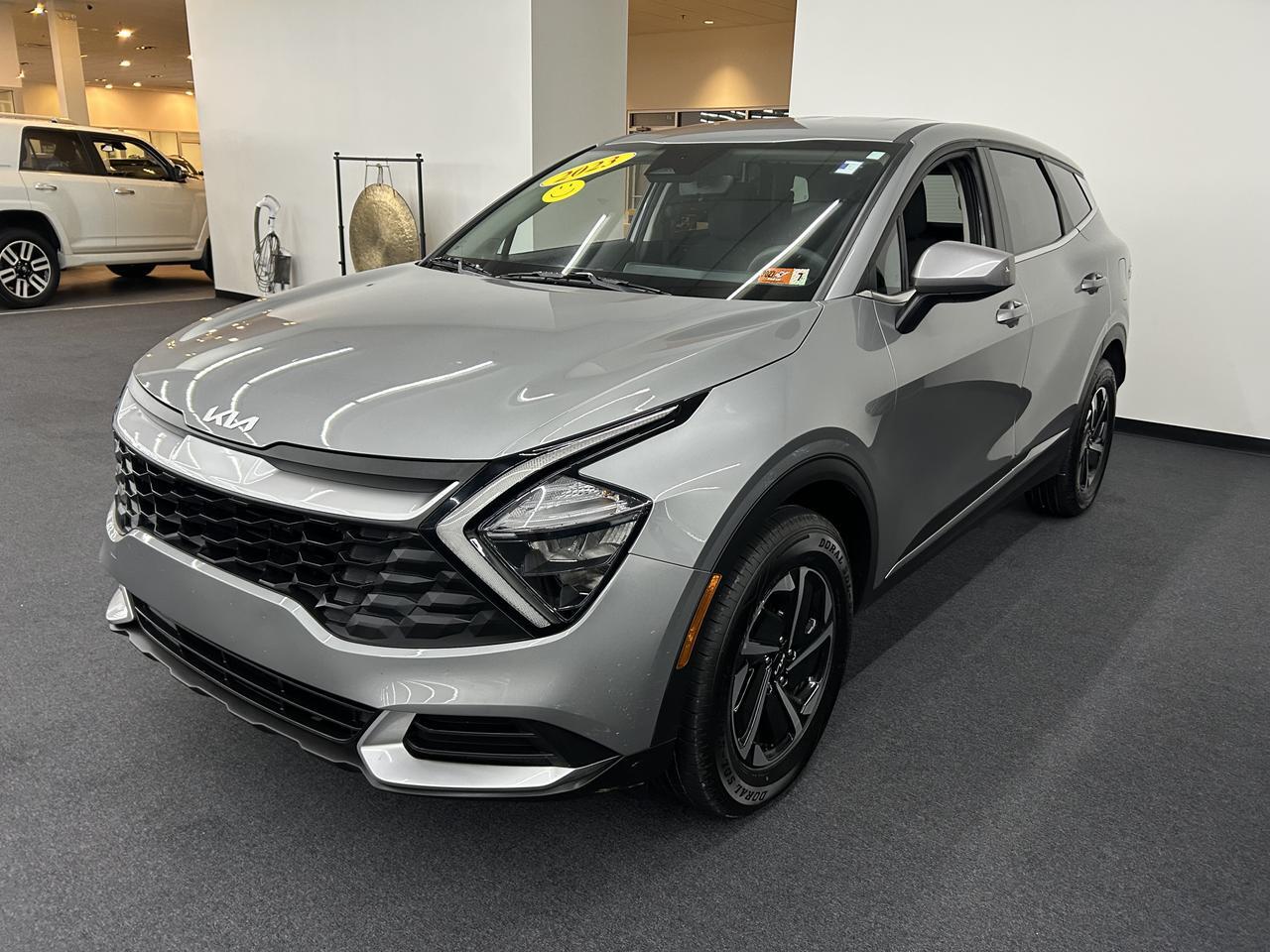 2023 Kia Sportage Hybrid LX AWD