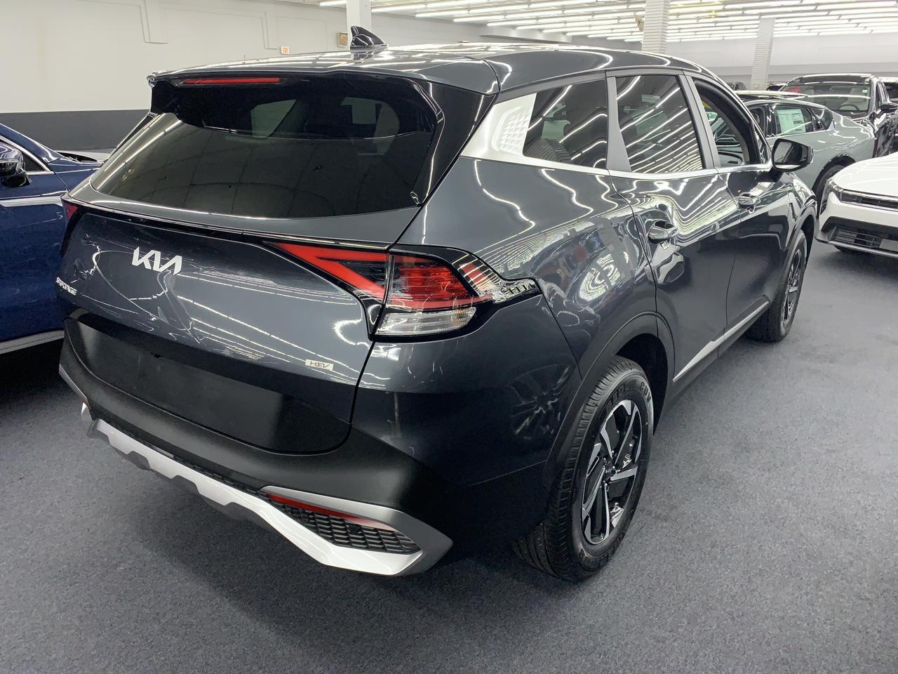 2023 Kia Sportage Hybrid LX AWD