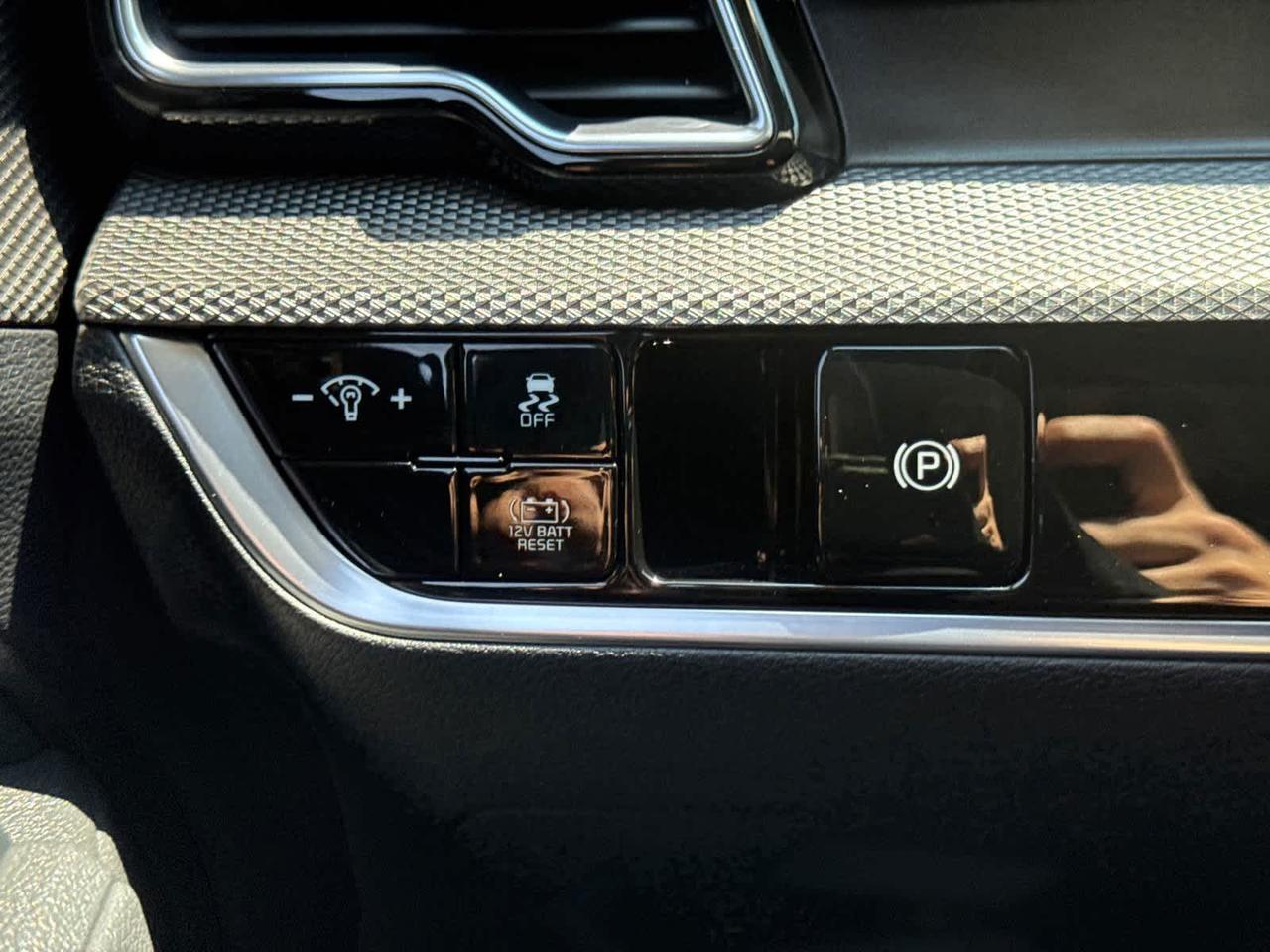 2023 Kia Sportage Hybrid LX Dartmouth MA