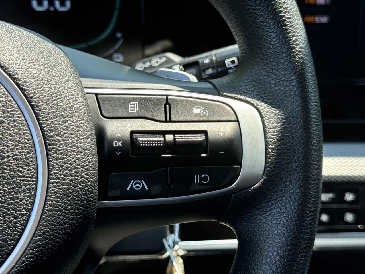 2023 Kia Sportage Hybrid LX Dartmouth MA