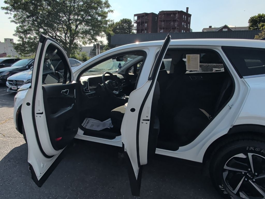 2023 Kia Sportage Hybrid LX Worcester MA