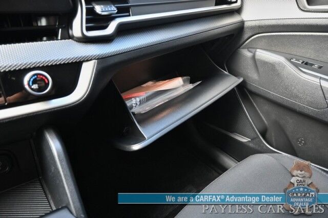 2023 Kia Sportage LX / AWD / Heated Cloth Seats / Lane Departure & Forward Collision Alert / Apple Carplay & Android Auto / AUX & USB Input / Back Up Camera / Cruise Control / Aluminum Wheels / Keyless Entry / 1-Owner Anchorage AK