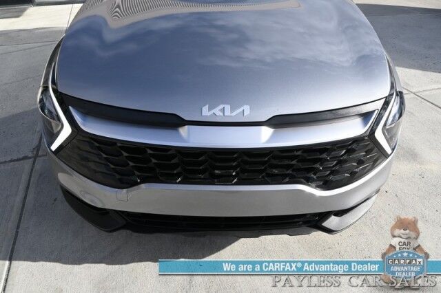 2023 Kia Sportage LX / AWD / Heated Cloth Seats / Lane Departure & Forward Collision Alert / Apple Carplay & Android Auto / AUX & USB Input / Back Up Camera / Cruise Control / Aluminum Wheels / Keyless Entry / 1-Owner Anchorage AK