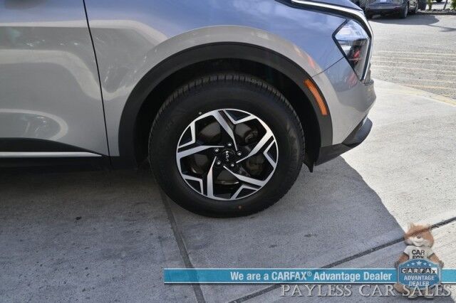 2023 Kia Sportage LX / AWD / Heated Cloth Seats / Lane Departure & Forward Collision Alert / Apple Carplay & Android Auto / AUX & USB Input / Back Up Camera / Cruise Control / Aluminum Wheels / Keyless Entry / 1-Owner Anchorage AK